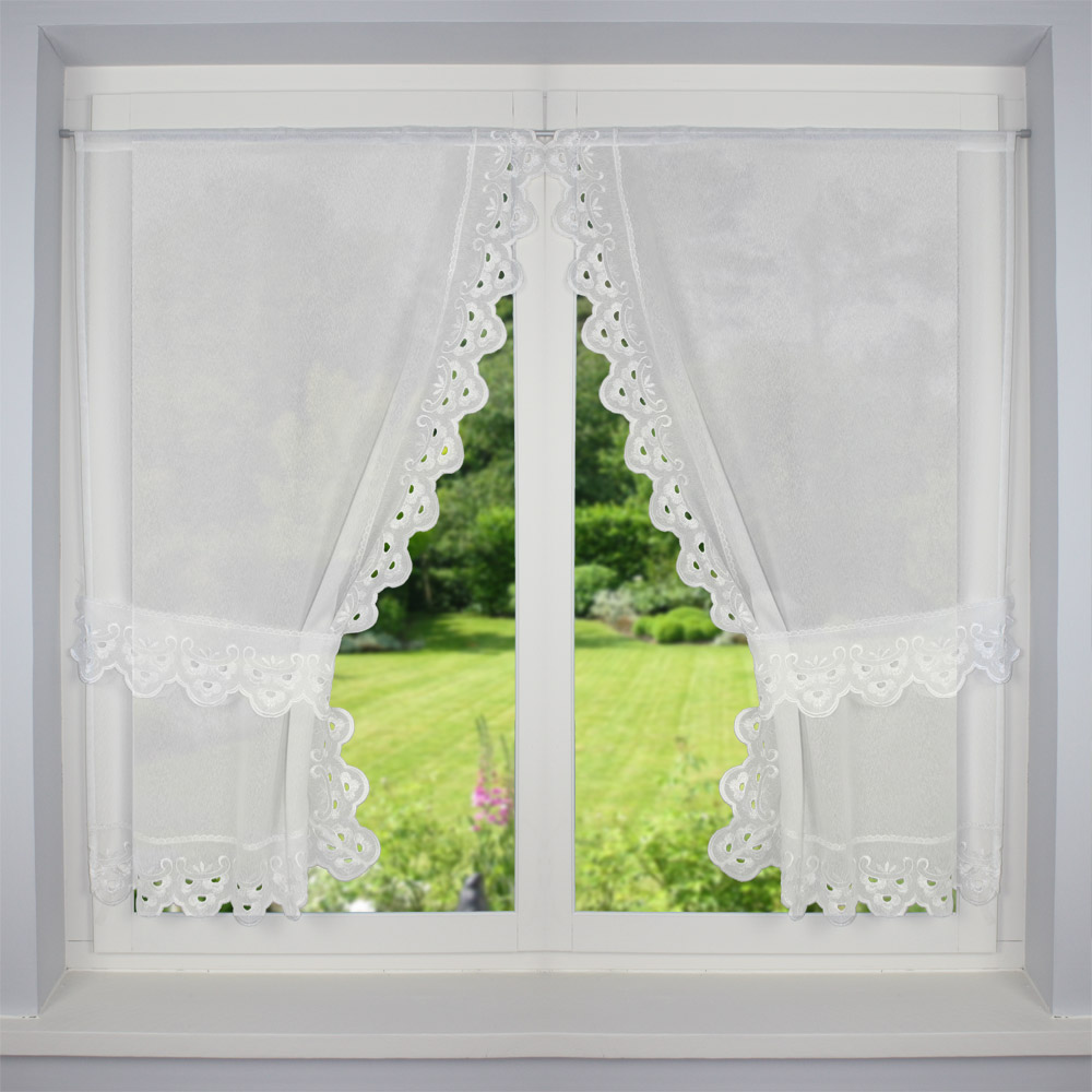 Paire De Rideaux "Bonne Femme" Blanc En Polyester - Finition Macramé - Dimensions 95 X 120 Cm - Avec Embrasses