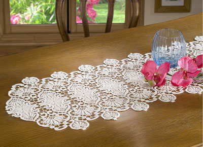 Chemin de table macramé classique