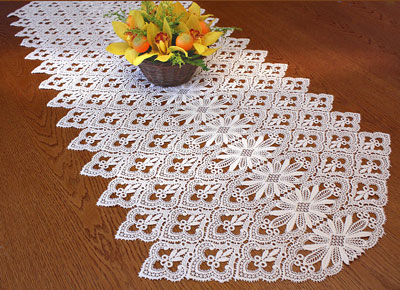 Chemin de table aspect crochet